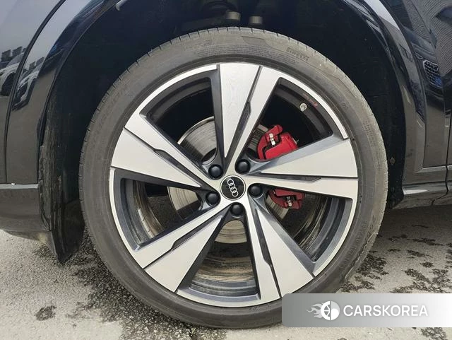 Audi Q5L id 4198918 из Китая 11