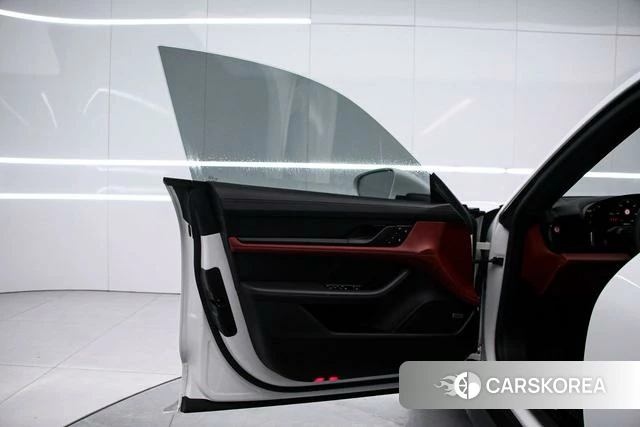 Porsche Taycan id 3896028 из Китая 14