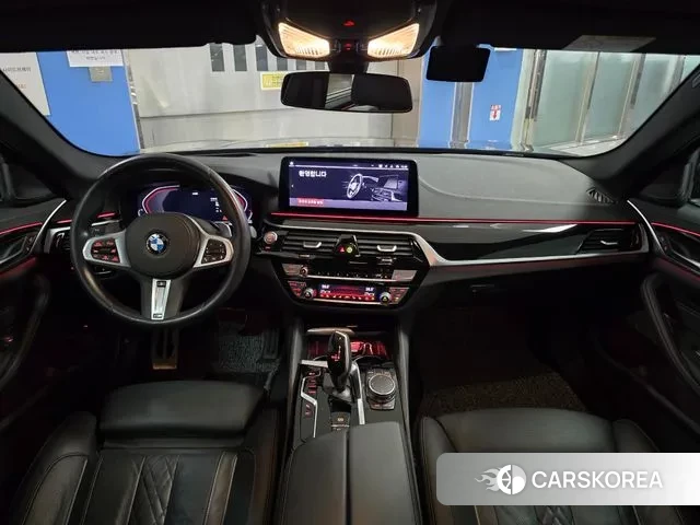 BMW 5 Series (G30) id 3432077 из Кореи 17