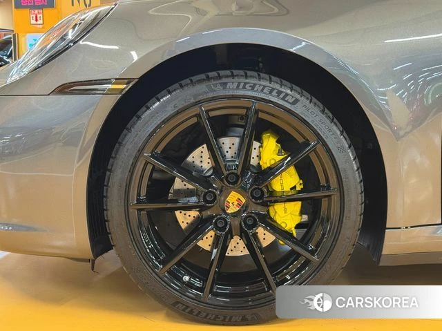 Porsche 911(992) id 4507708 из Кореи 16