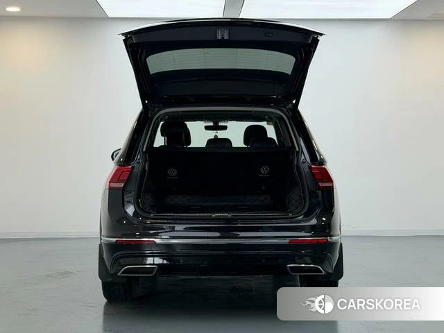 Volkswagen Tiguan L id 4263378 из Китая 17