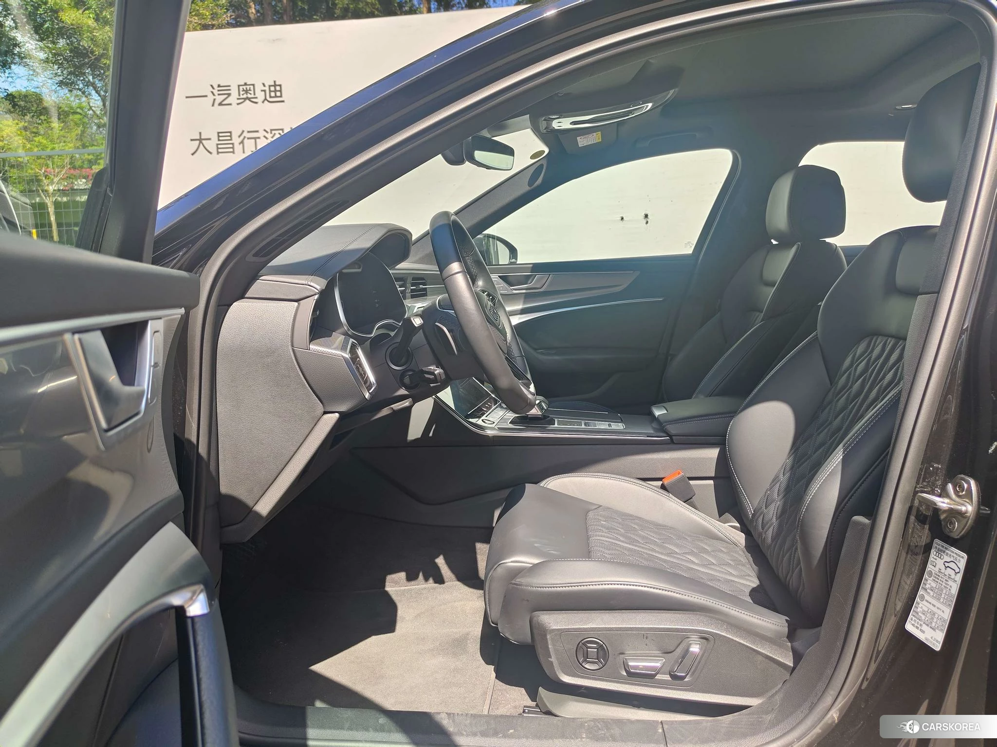 Audi A6L id 4487521 из Китая 18