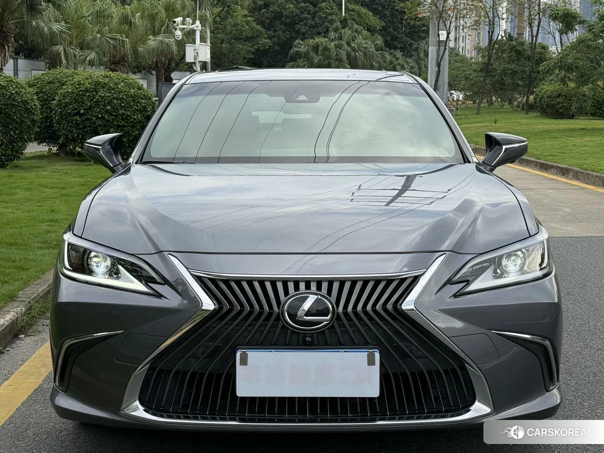 Lexus ES id 4462002 из Китая 14