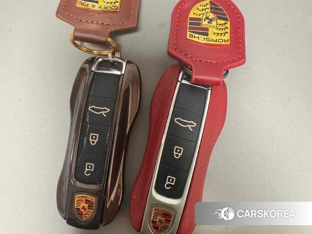 Porsche 911(992) id 3853107 из Кореи 8