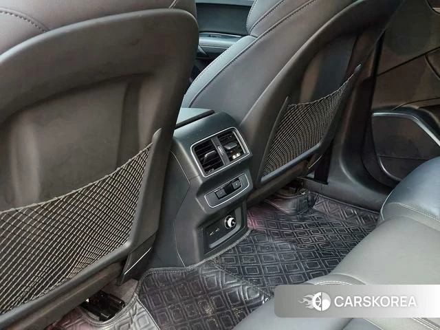 Audi Q5L id 4299988 из Китая 7