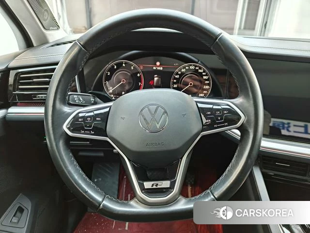 Volkswagen Touareg id 4240259 из Китая 17