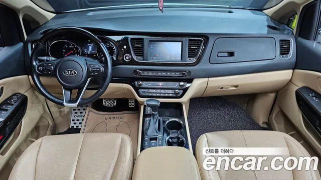 Kia The New Carnival id 2496627 из Кореи 17