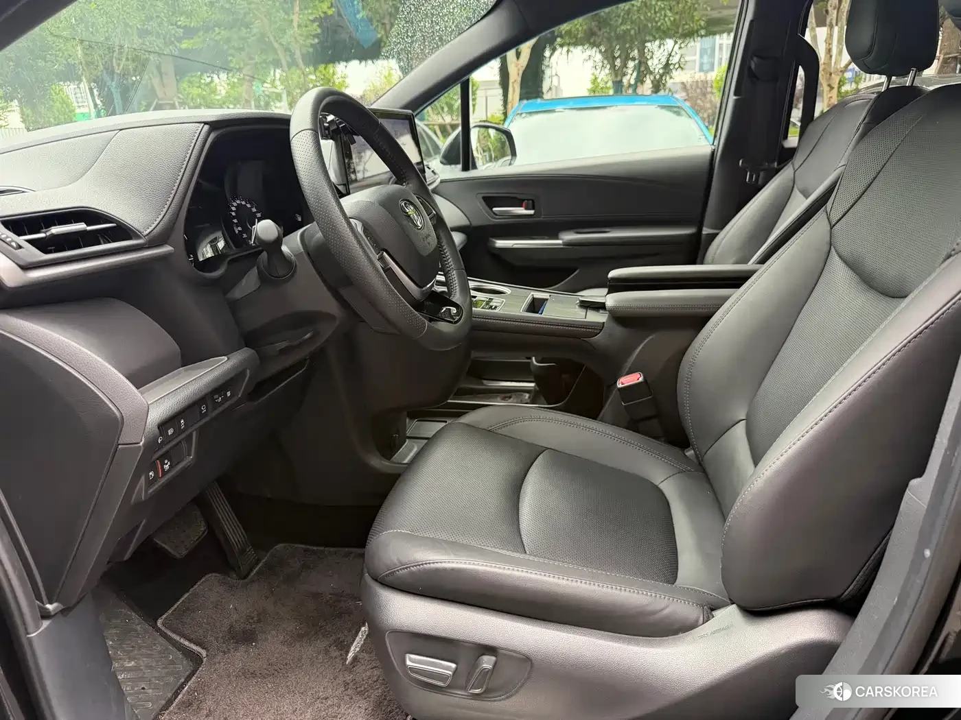 Toyota Sienna id 4547527 из Китая 7