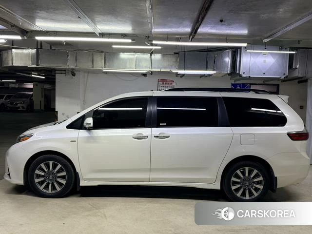Toyota Sienta id 4239704 из Китая 7