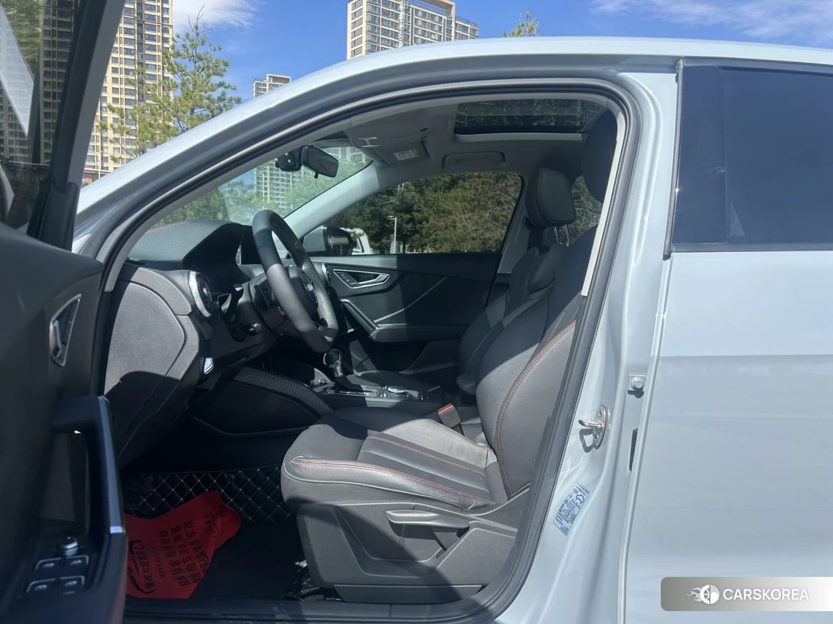 Audi Q2L id 4492678 из Китая 15