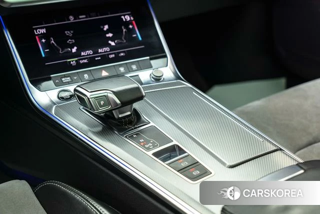 Audi A6L id 4271981 из Китая 22