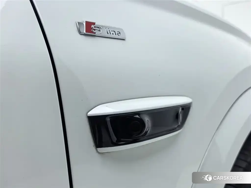 Audi Q6L id 4599505 из Китая 25