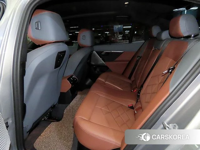 BMW 5 Series (G60) id 4298576 из Кореи 17