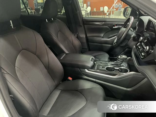 Toyota Crown Lufang id 4258695 из Китая 18