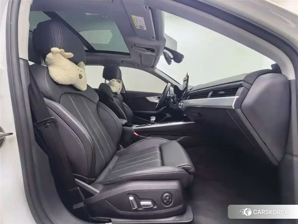 Audi A4L id 4601738 из Китая 22