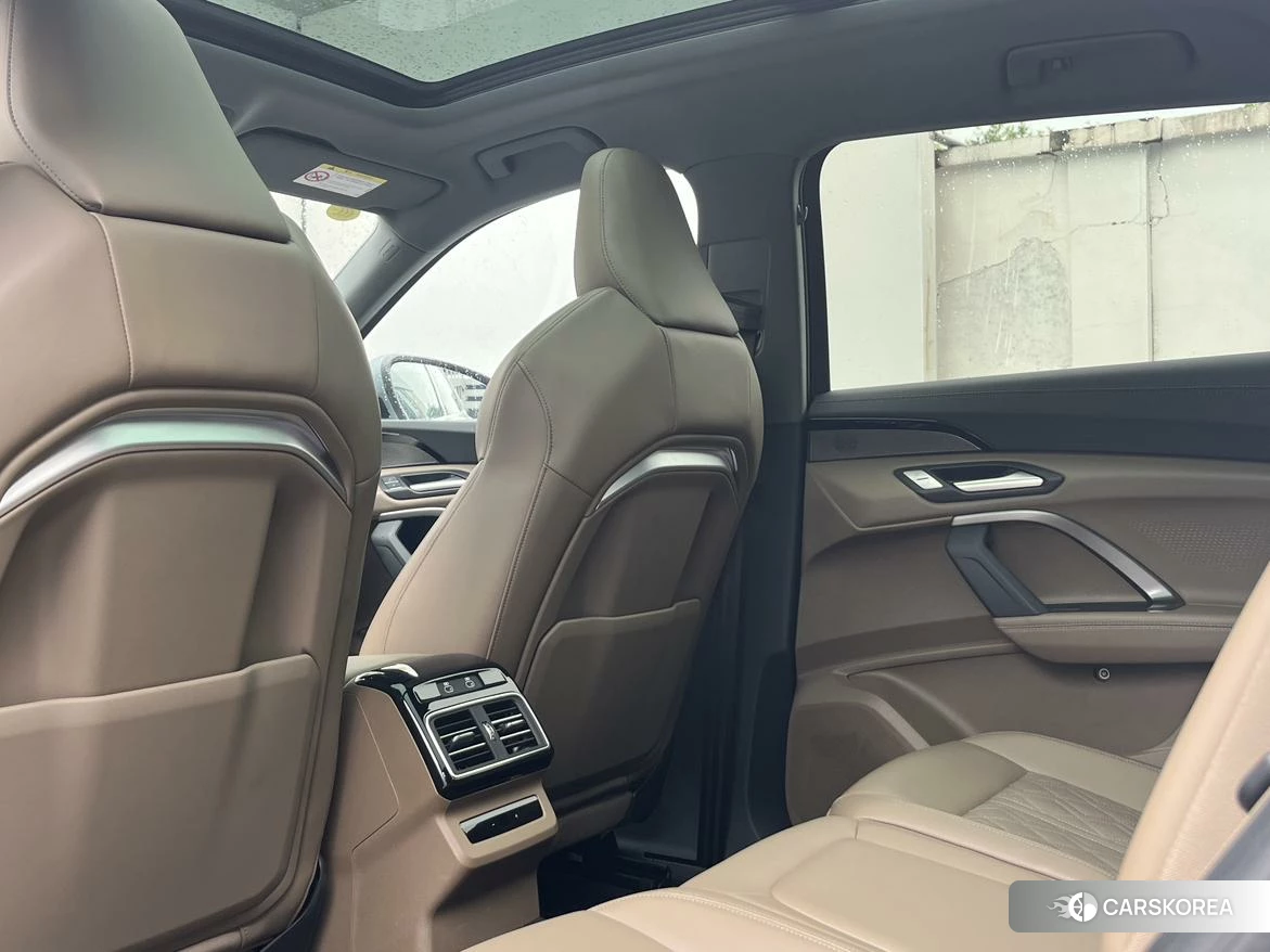 Audi Q5L id 4479354 из Китая 15