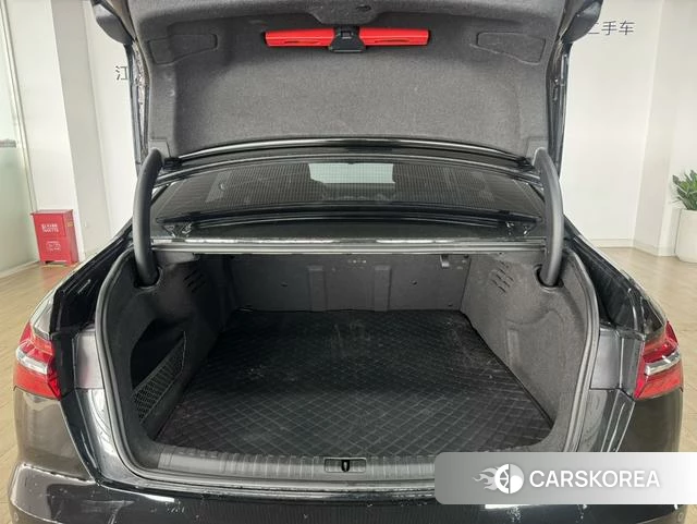 Audi A6L id 4297355 из Китая 9