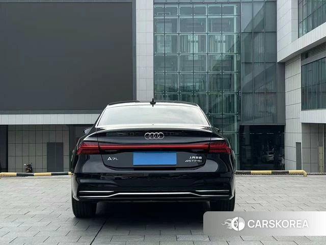 Audi A7L id 4366101 из Китая 12