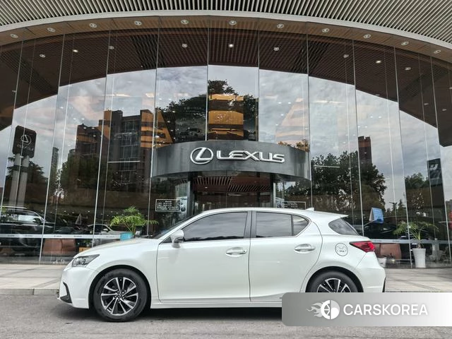 Lexus CT id 4335905 из Китая 14