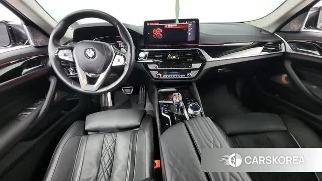 BMW 5 Series (G30) id 3059746 из Кореи 17