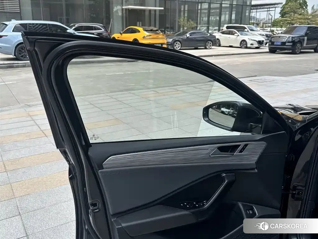 Volkswagen Sagitar id 4565104 из Китая 11