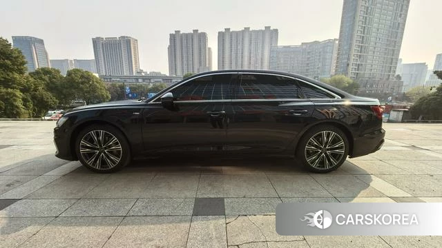 Audi A6L id 4260801 из Китая 14
