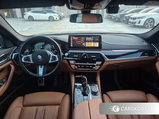 BMW 5 Series (G30) id 3448359 из Кореи 12