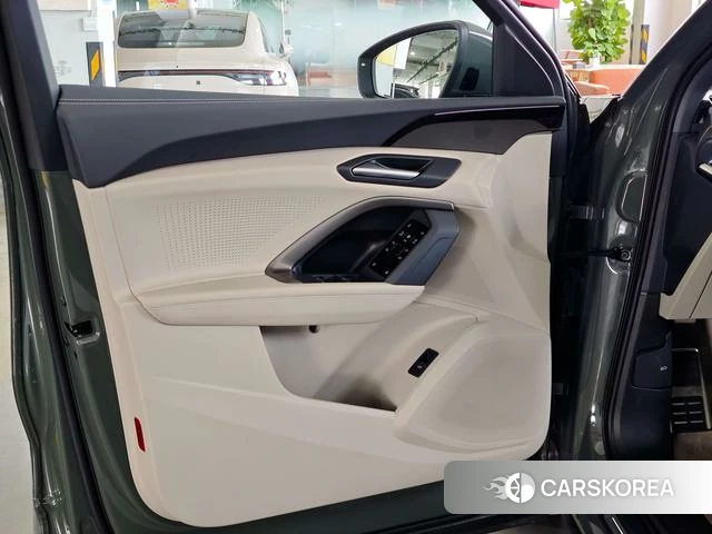 Audi Q5L id 4314759 из Китая 24