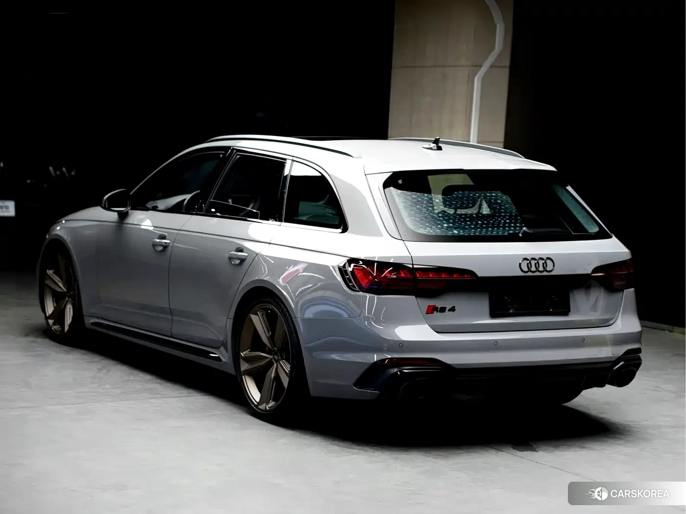 Audi RS 4 id 4578363 из Китая 13