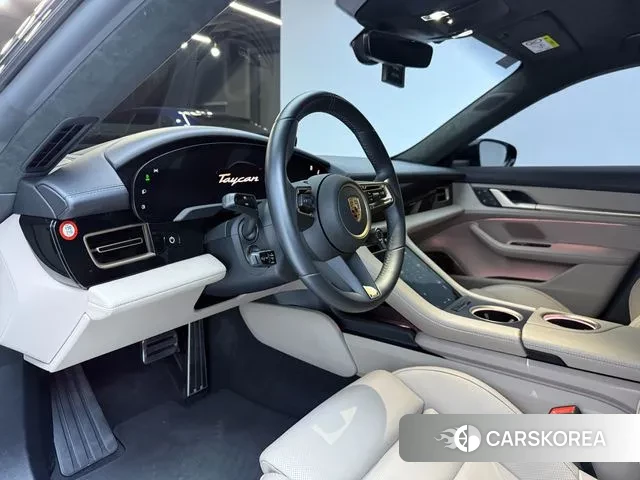 Porsche Taycan id 3063516 из Кореи 17