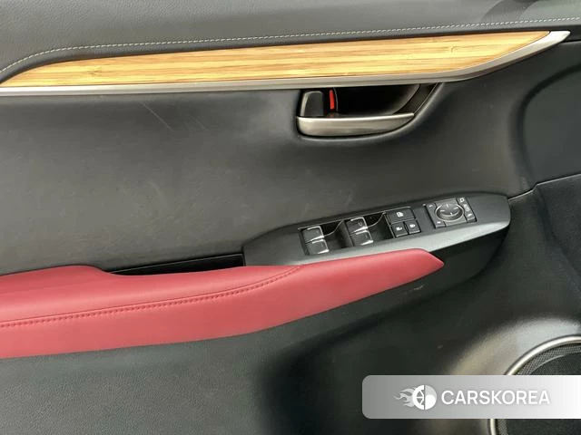 Lexus NX id 4213485 из Китая 15