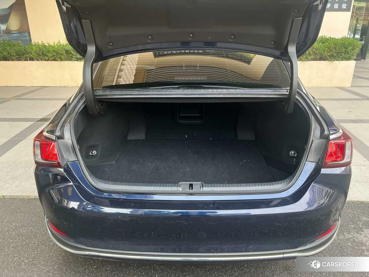 Lexus ES id 4440517 из Китая 12