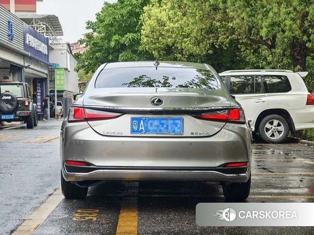 Lexus ES id 4262046 из Китая 8