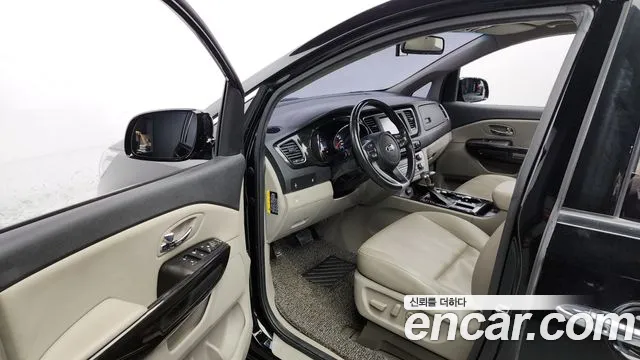 Kia The New Carnival id 2281549 из Кореи 17