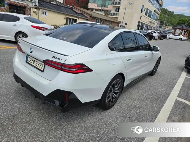 BMW 5 Series (G60) id 4725115 из Кореи 7