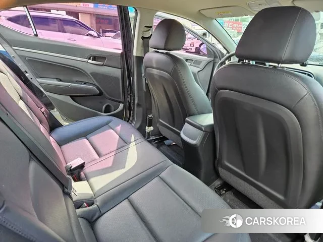 Hyundai Avante AD id 3076869 из Кореи 17