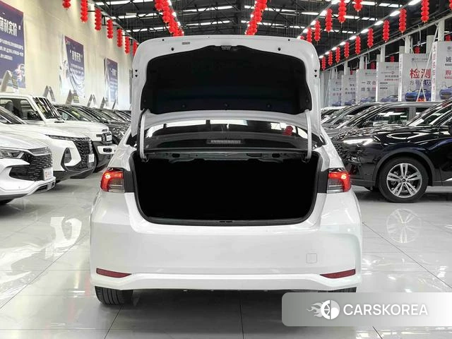 Toyota Corolla id 4263184 из Китая 13