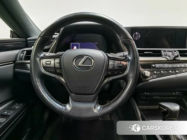 Lexus ES id 4208587 из Китая 17