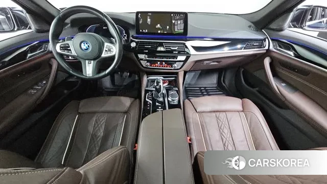 BMW 5 Series (G30) id 3758469 из Кореи 17