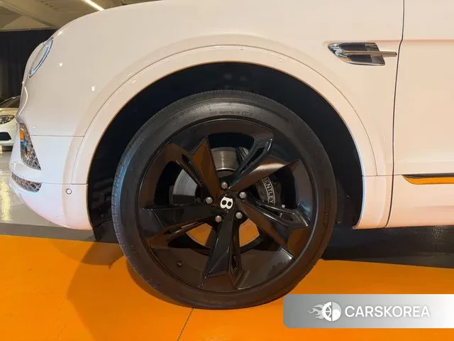 Bentley Bentayga id 3476742 из Кореи 14