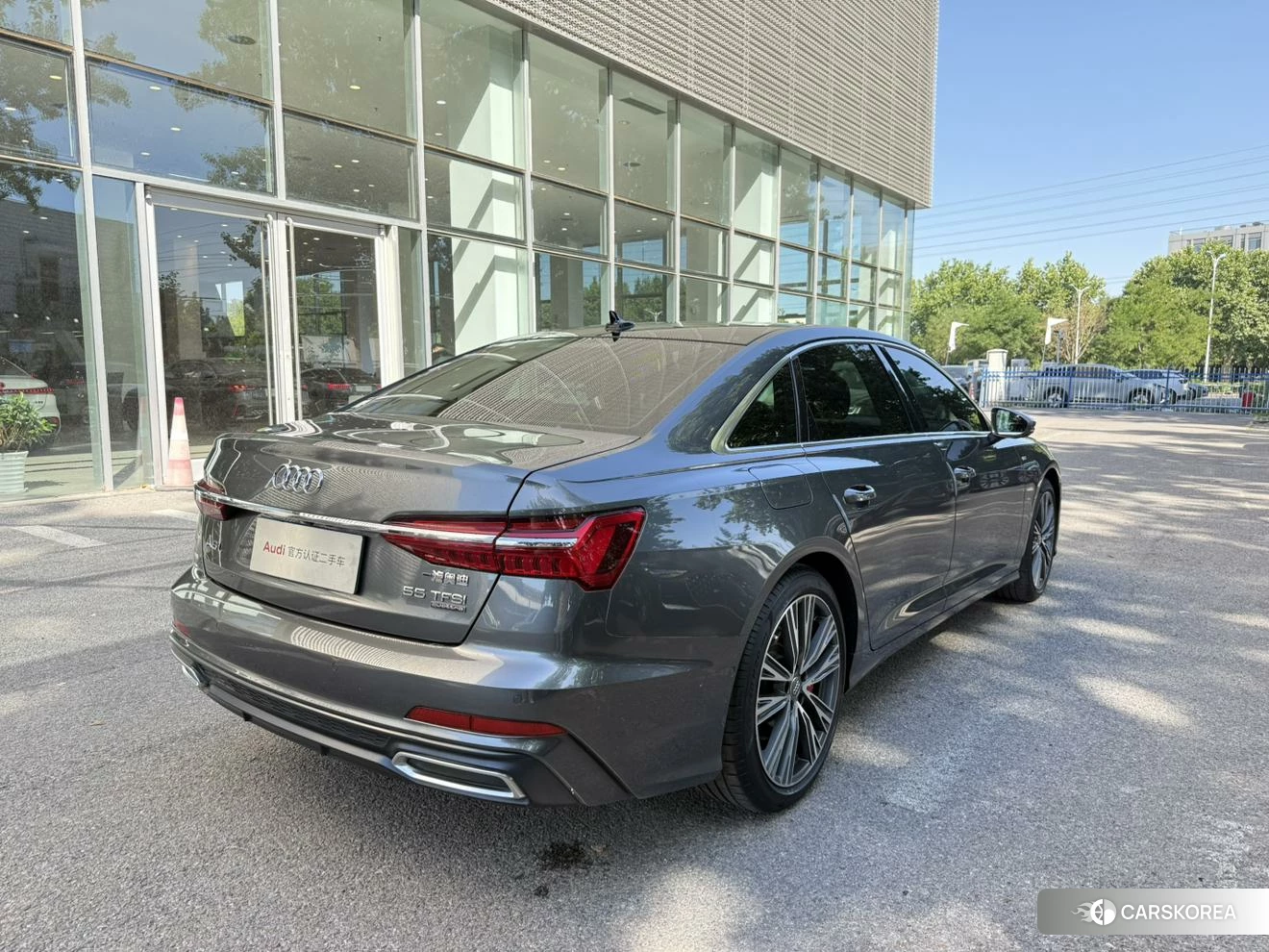 Audi A6L id 4407550 из Китая 14