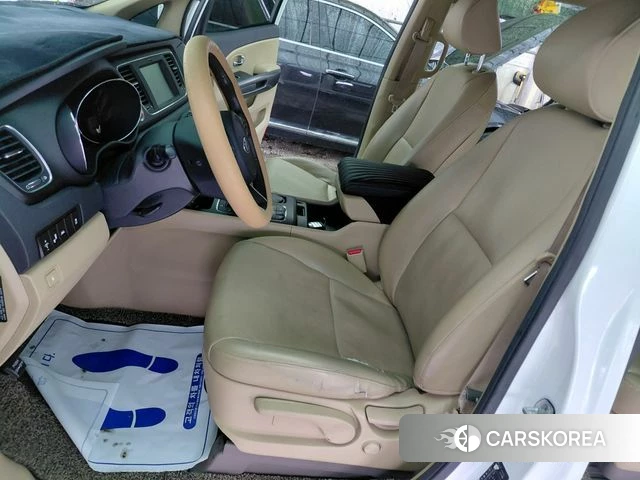 Kia All New Carnival id 4610557 из Кореи 17