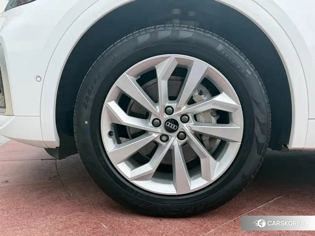 Audi Q5L id 4655134 из Китая 27