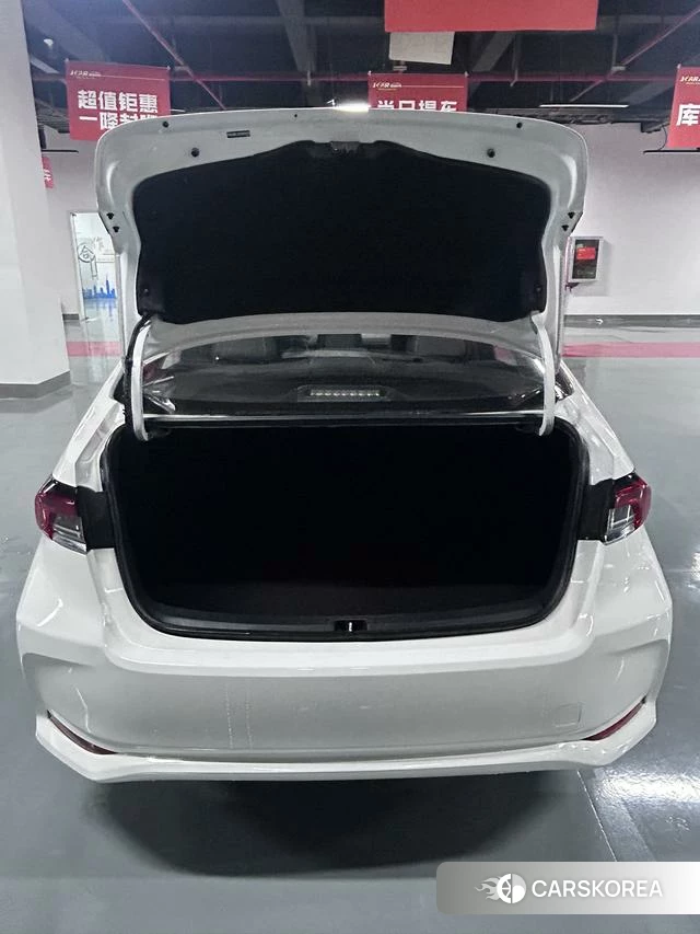 Toyota Corolla id 3882613 из Китая 7