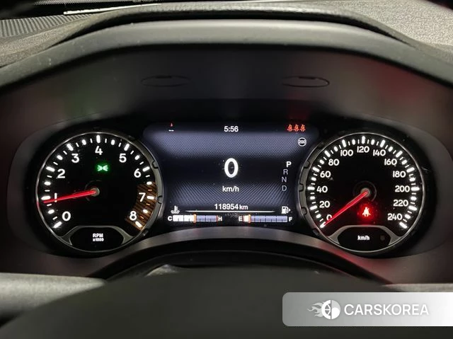 Jeep Renegade id 4362386 из Кореи 16
