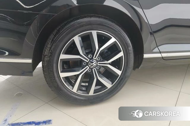 Volkswagen Magotan id 4272624 из Китая 14