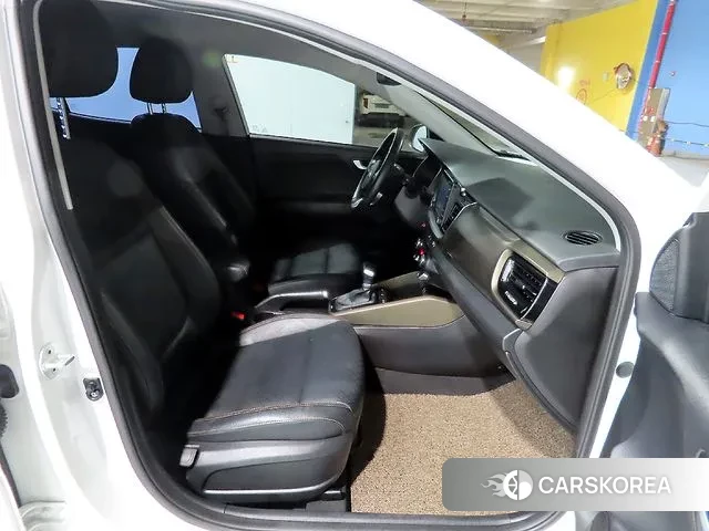 Kia Stonic id 3541175 из Кореи 17