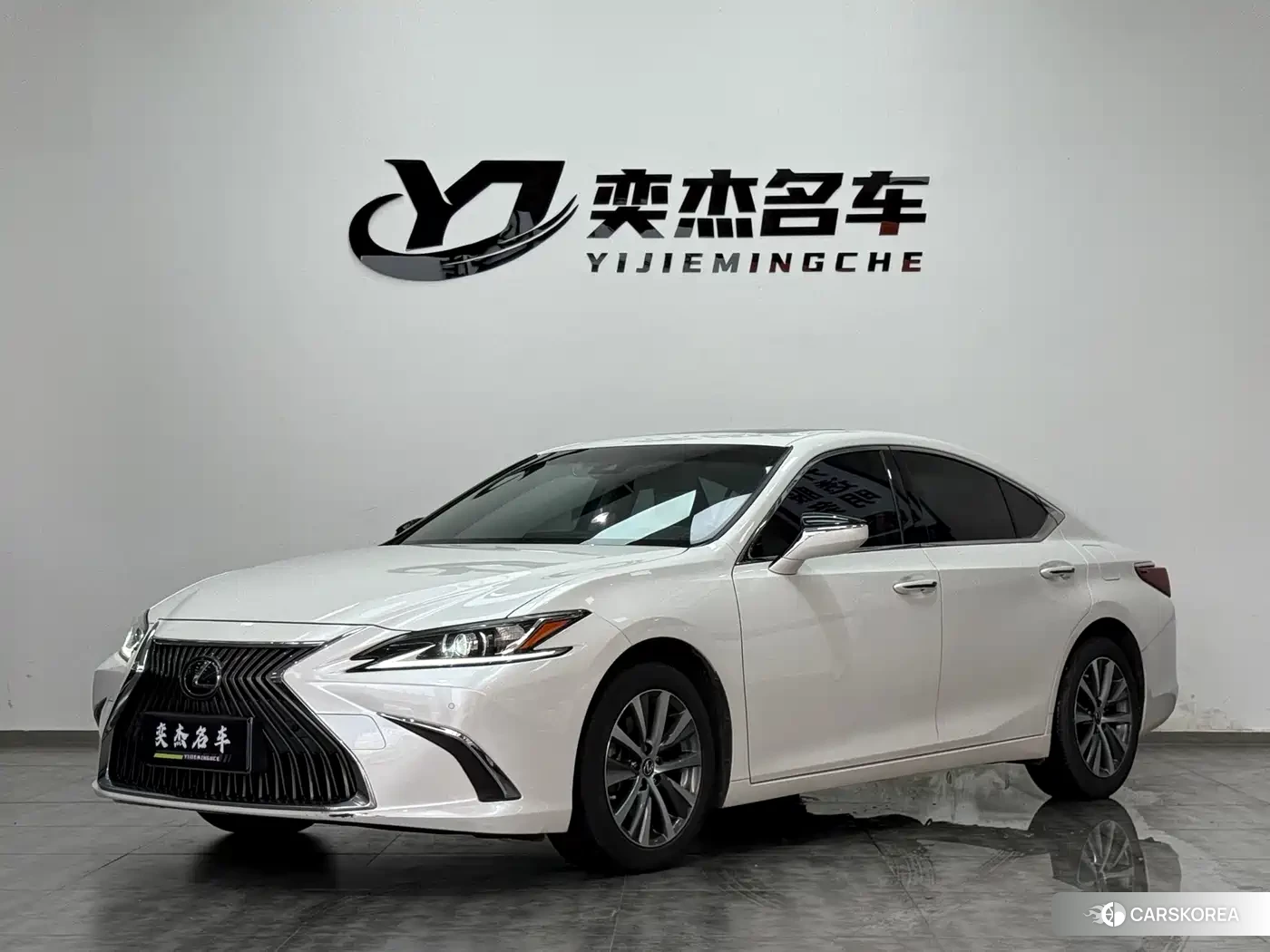 Lexus ES id 4546322 из Китая 15