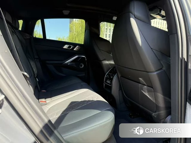 BMW X6 M id 3920714 из Китая 19