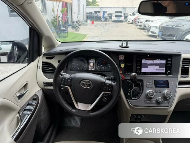 Toyota Sienna id 4239684 из Китая 14